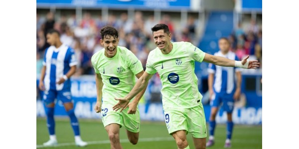 Robert Lewandowski scoorde drie doelpunten in 32 minuten Robert Lewandowski scoorde drie doelpunten in 32 minuten